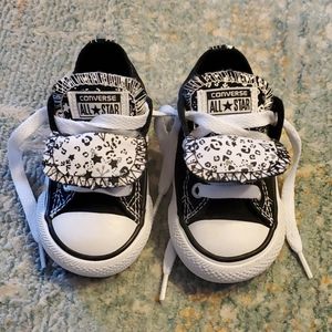 Brand New Unisex Converse Runners Size 4